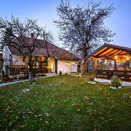 Bukovicki Mir カントリーハウス *